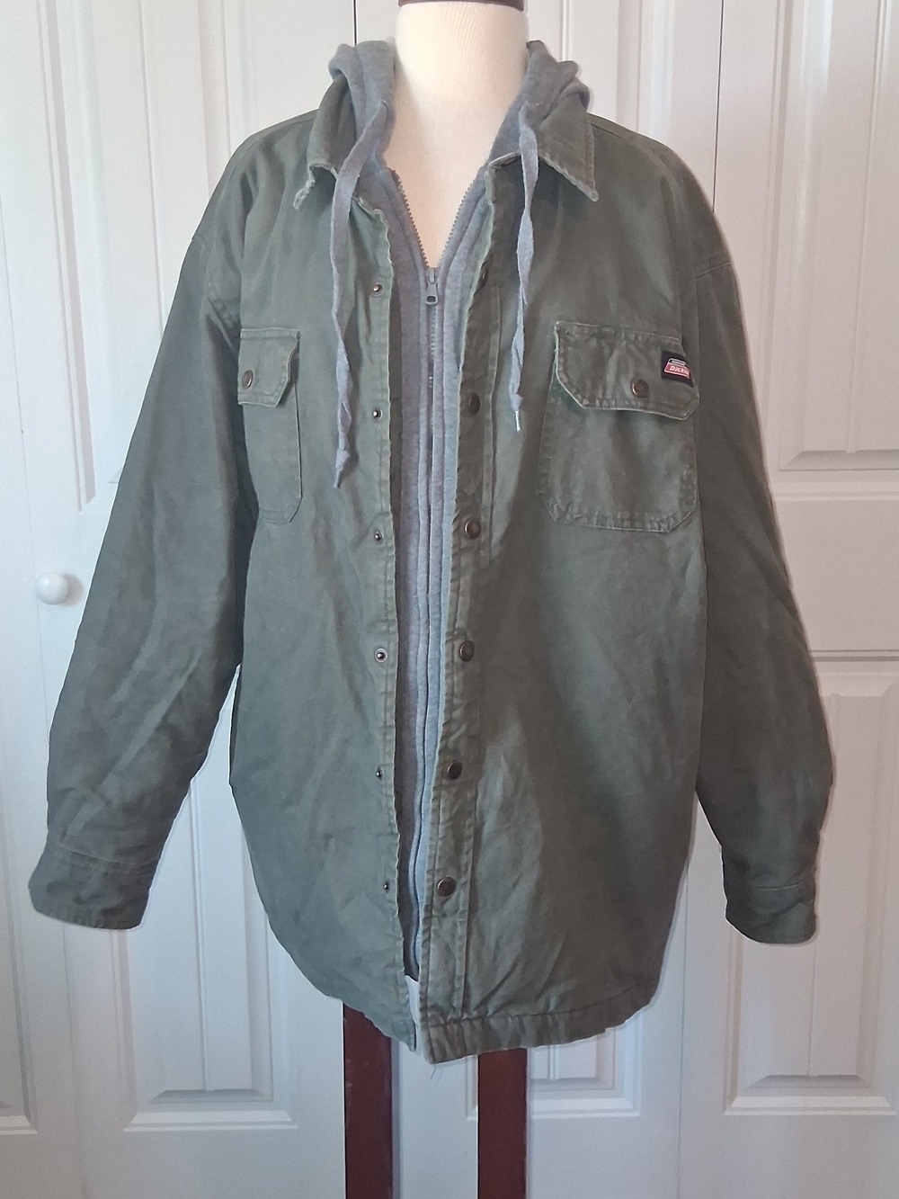 Genuine Dickies Men's Olive/Hunter Green Hooded Utility Jacket Size XL (46-48).